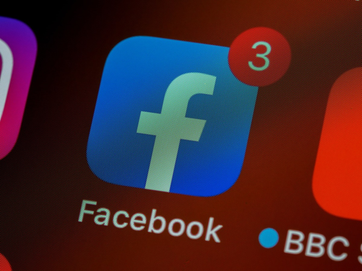 Avis clients Facebook : Faut-il les activer ? Comment les gérer